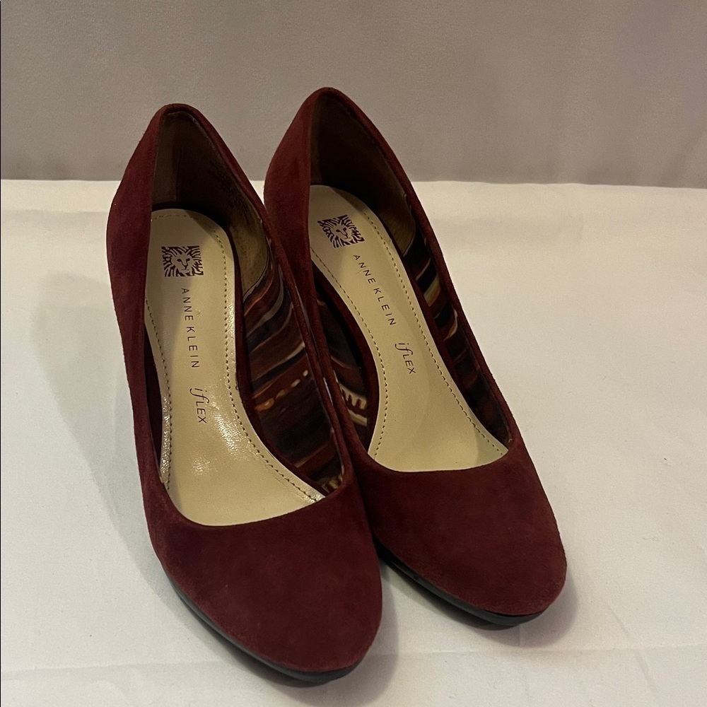 NWT Anne Klein Women's Dark Red Suede Heels Size 6M